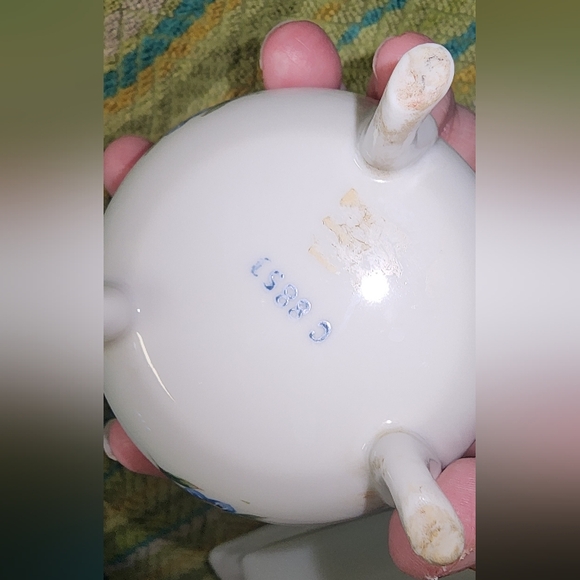 VINTAGE EUC HAND PAINTED NAPCOWEAR PORCELAIN TRINKET FOOTED BOX BLUE FLOWER - Picture 4 of 6